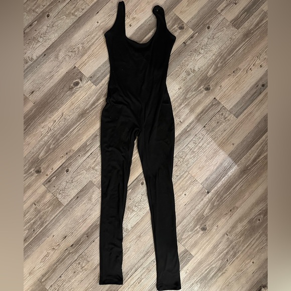 MY OUTFIT ONLINE Deep Scoop Open Back Jumpsuit - Picture 4 of 4